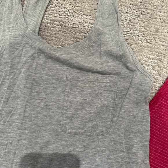 2 Lululemon tank tops - Picture 3 of 7